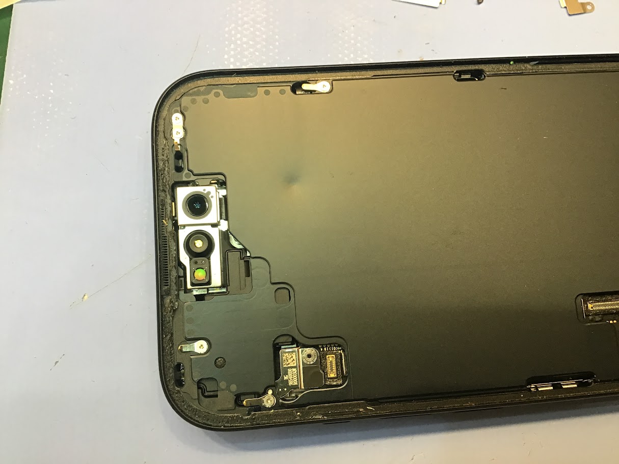 iPhone15の画面交換ならデータそのまま修理可能なスマホ修理工房セレオ甲府店へ！